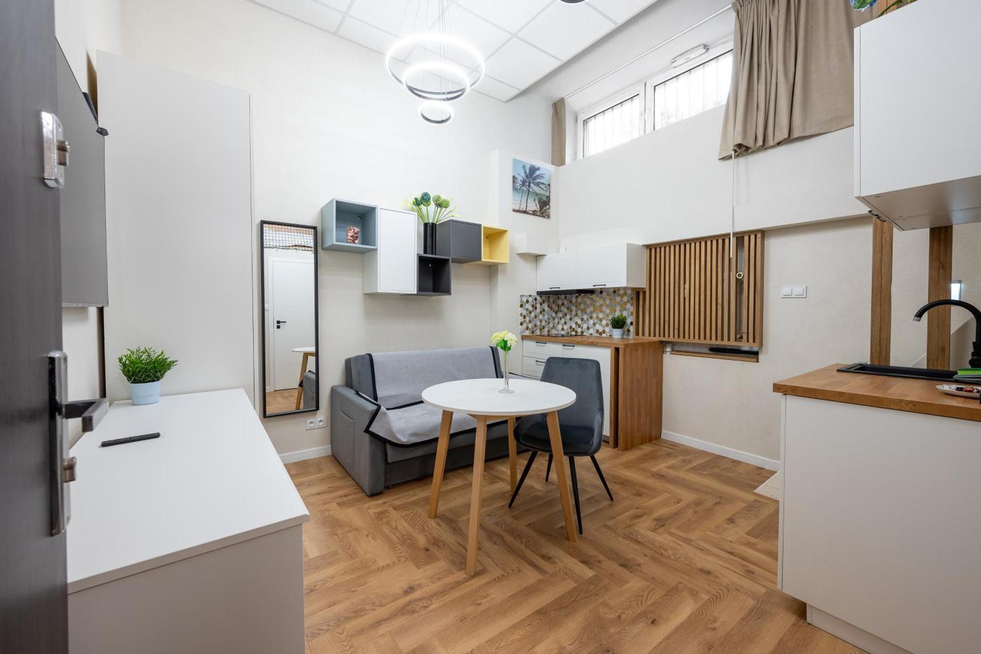 Humblebee Nest Muranow Warszawa