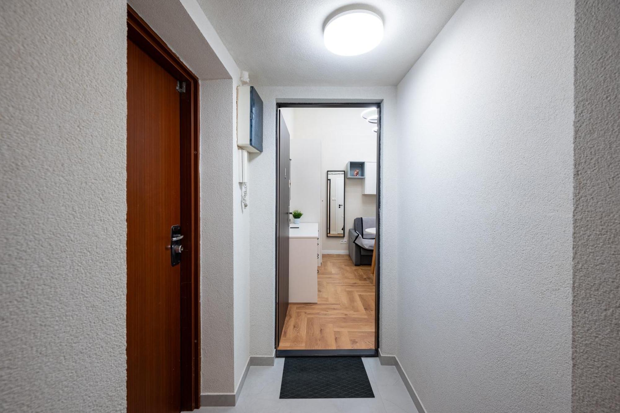 Humblebee Nest Muranow Warszawa