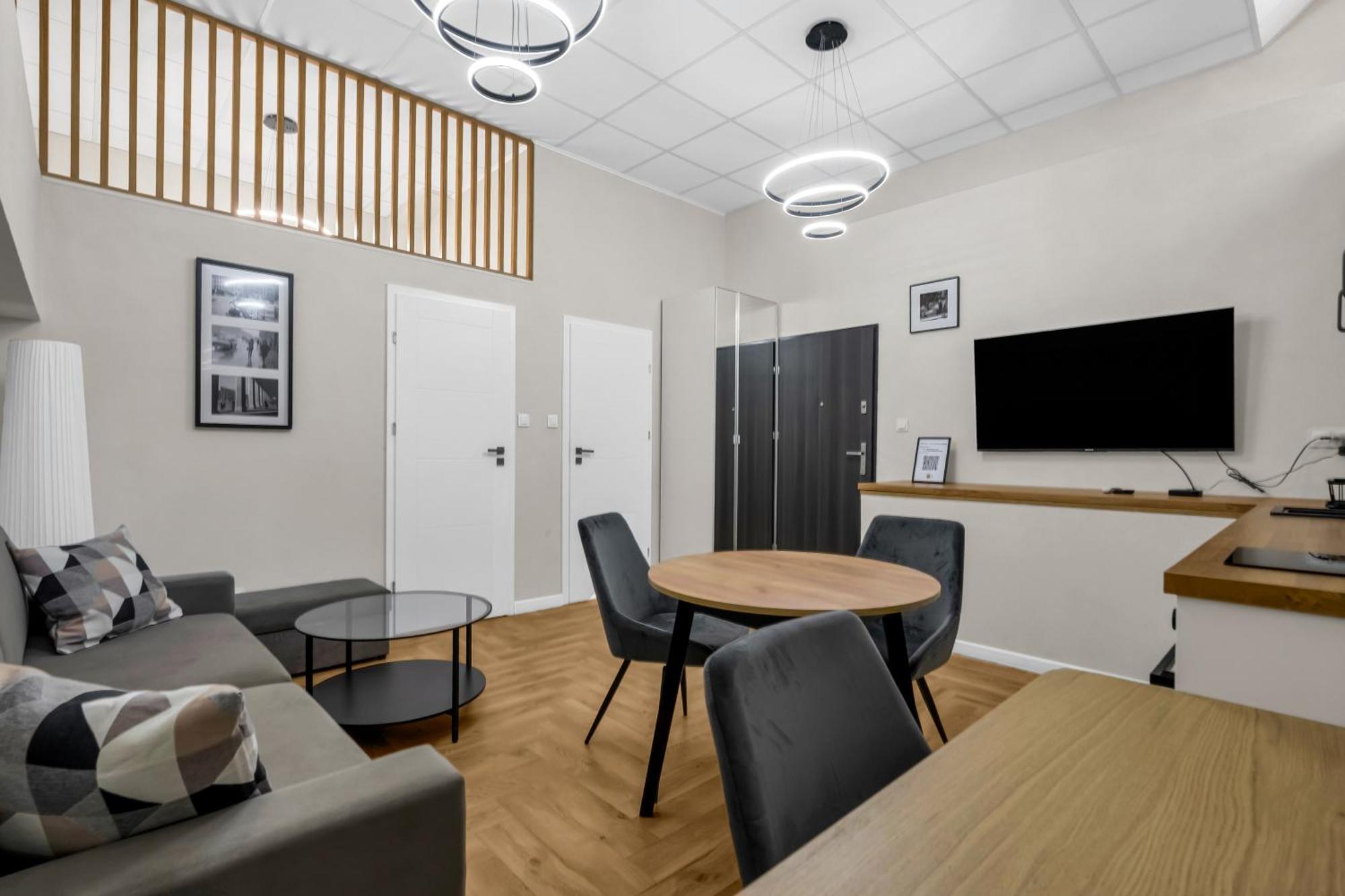Humblebee Nest Muranow Warszawa