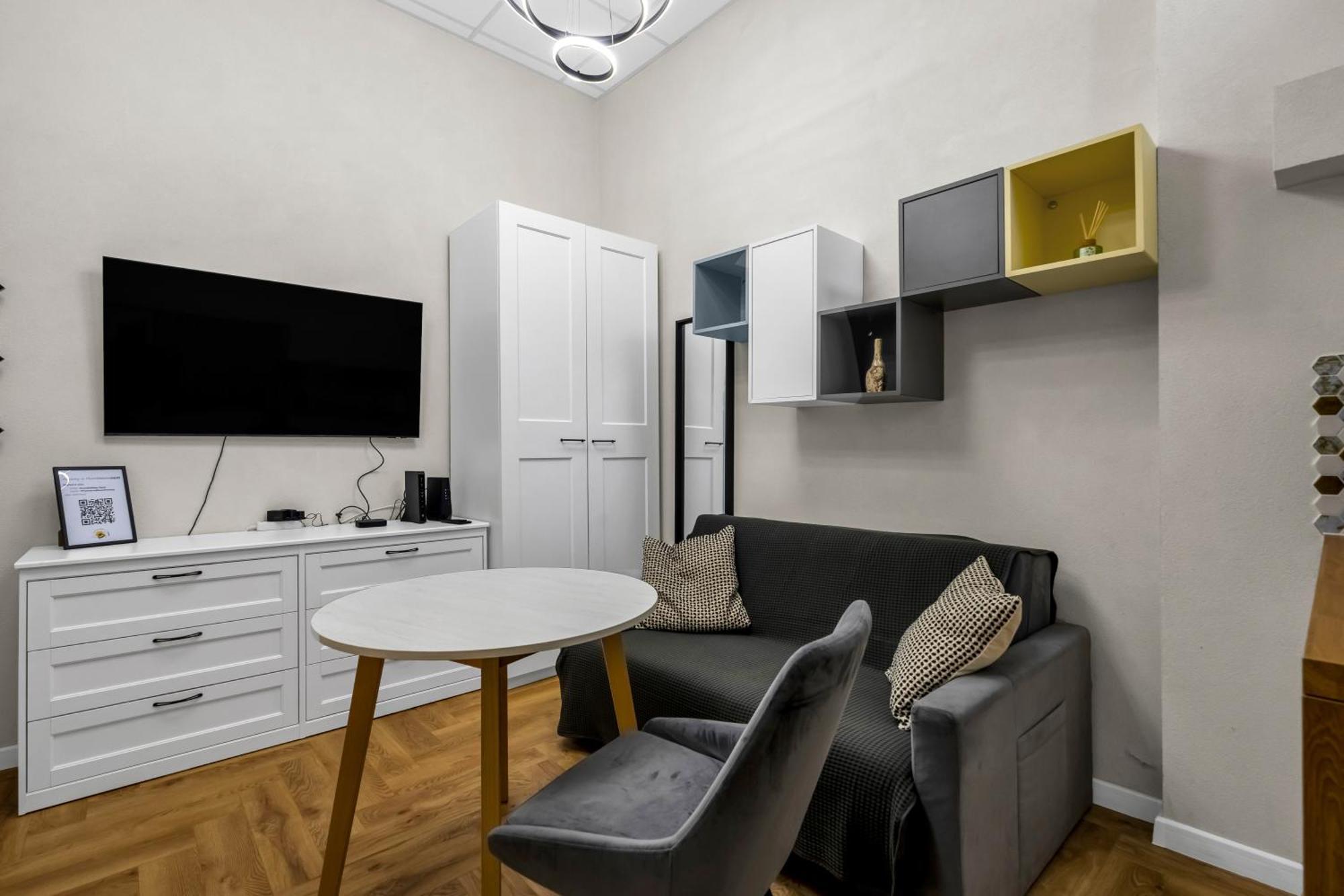 Humblebee Nest Muranow Warszawa