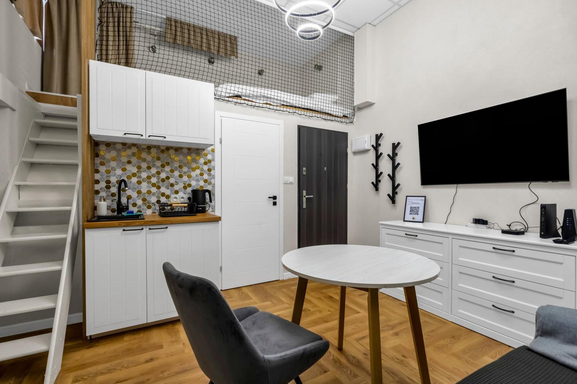 Humblebee Nest Muranow * Warszawa